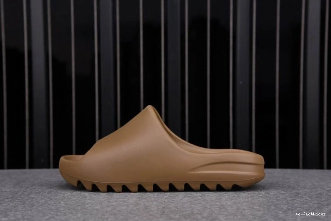 G55492 Adidas Slide Yeezy Core 0813